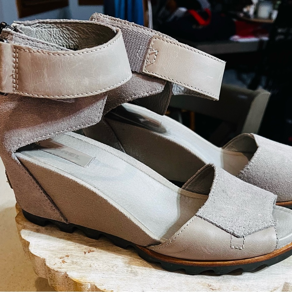 Sorel Gray Wedge Shoes Modern Design